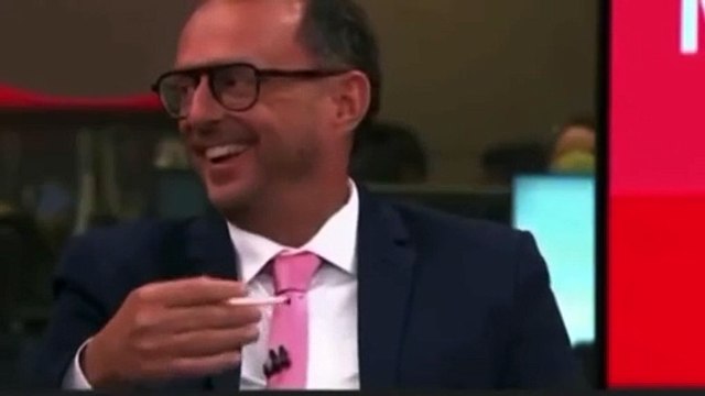Apresentadores da GloboNews caem na risada ao noticiar caso sobre vaso sanitário de ex-vereadora