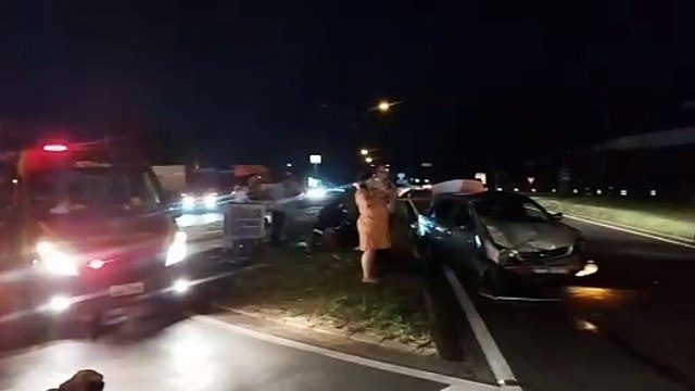Choque entre veículos no trevo do Parque de Exposições de Umuarama deixa feridos
