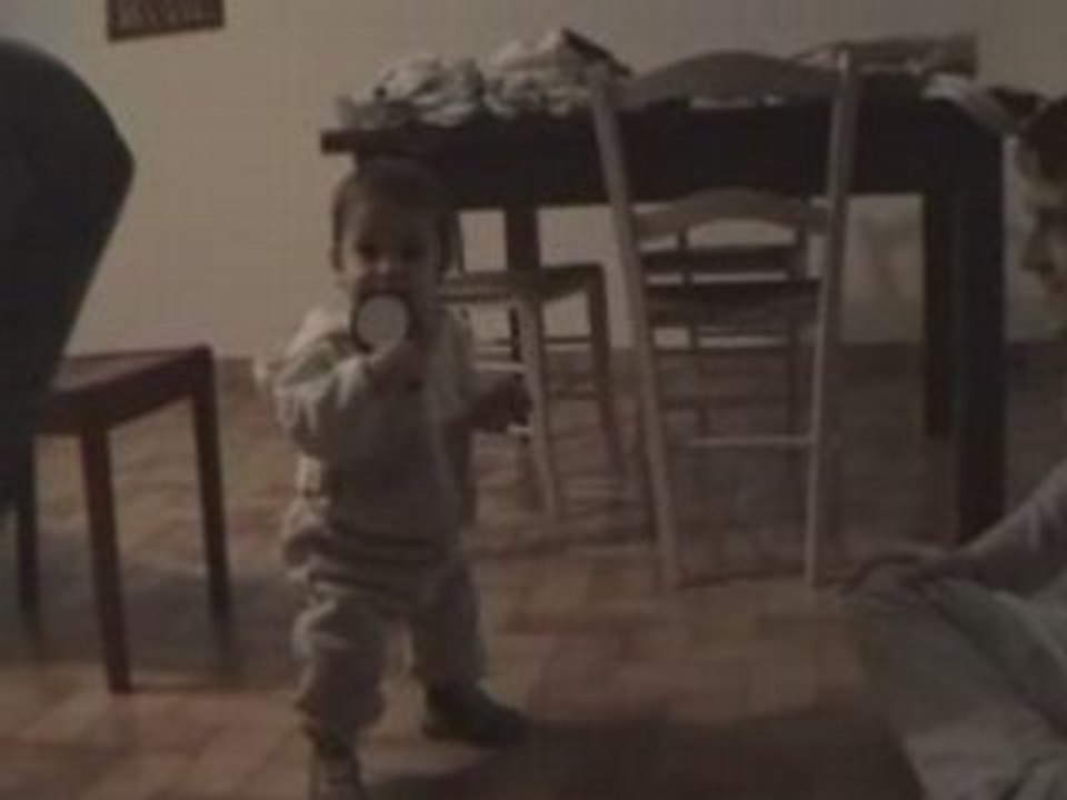 Loan apprend la marche