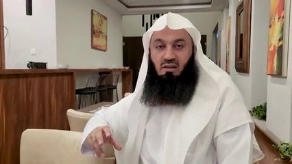 Waiter had a Pressing Question... What was it??? - Mufti Menk