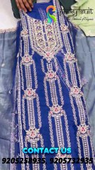 2025 के प्रीमियम कारीगरी और स्टाइलिश डिज़ाइन के पाकिस्तानी सूट Pinky Suit मे !