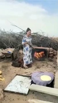 ضحك عليا ولد الحرام كلا ليا الحلوى وهرب