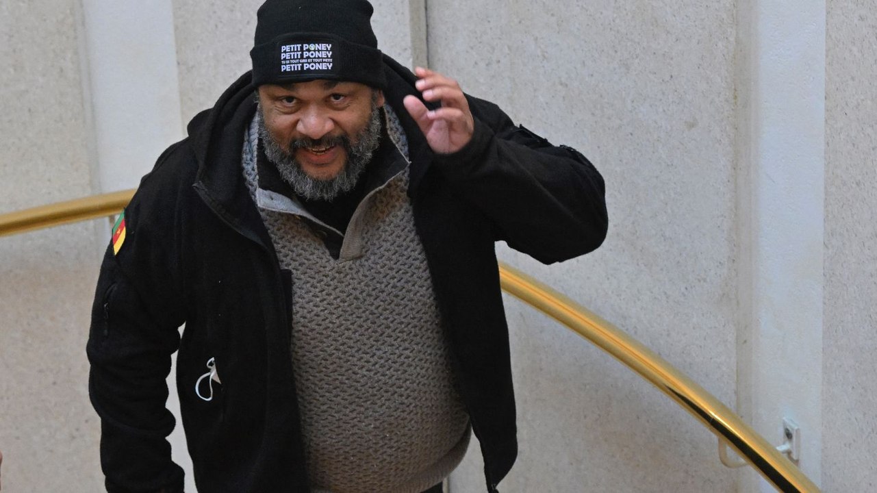 Dieudonné obtient l'autorisation de jouer son nouveau spectacle controversé dans un bus