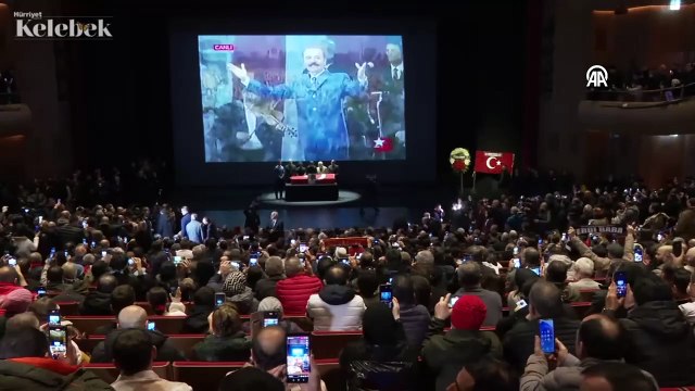 Bakan Ersoy, Ferdi Tayfur'un cenaze törenine katıldı