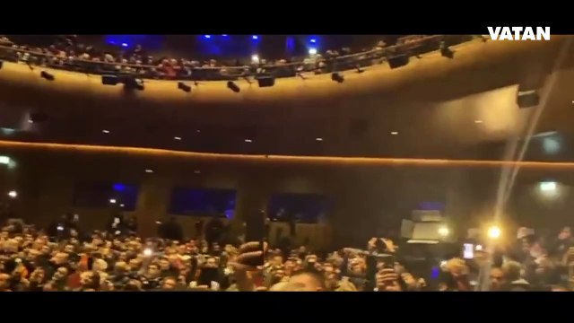 Ferdi Tayfur AKM'de düzenlenen törende son yolculuğuna uğurlanıyor