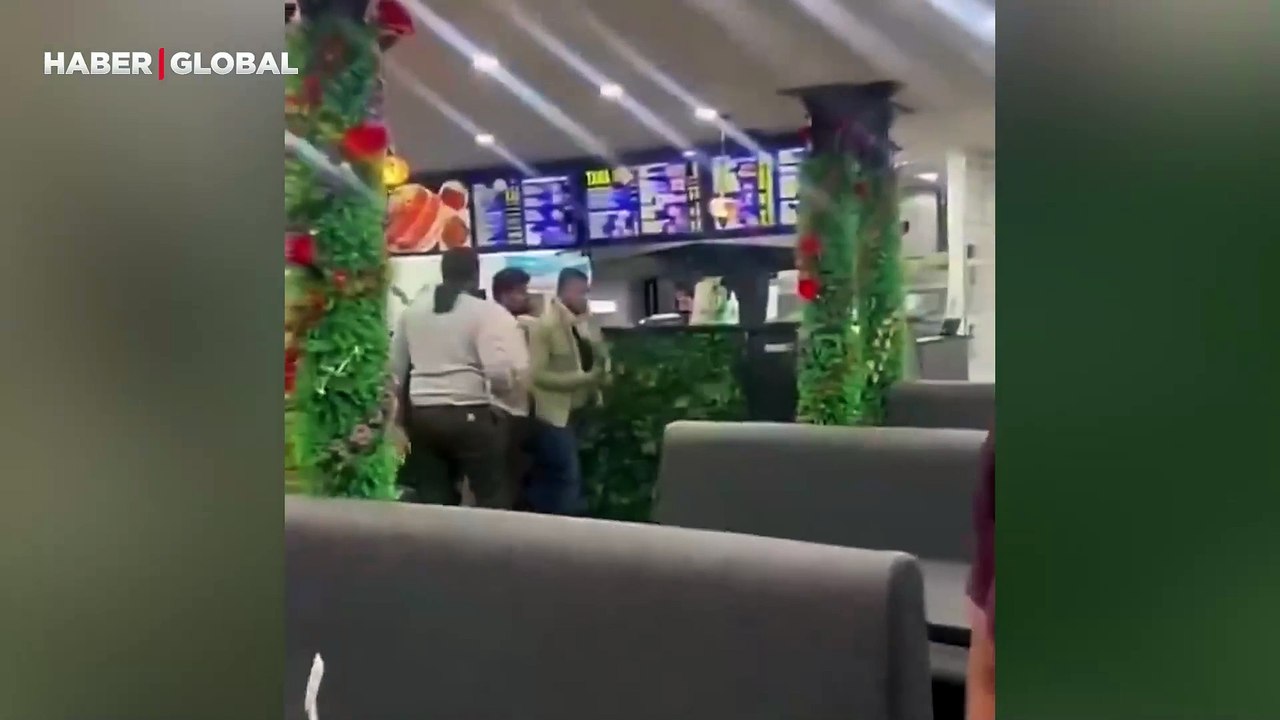 Kebapçı’da inek eti gören Hindistanlılar çılgına dönünce dayak yediler