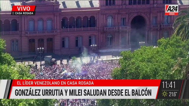 🔵 JAVIER MILEI Y EDMUNDO GONZÁLEZ URRUTIA SALIERON A SALUDAR AL BALCÓN DE CASA ROSADA