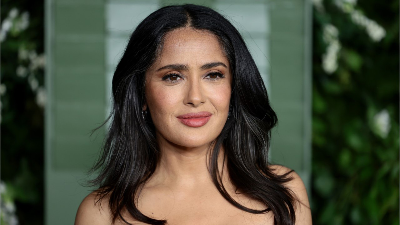 GALA VIDEO - Salma Hayek câline avec son beau-fils Augustin et sa fille Valentina : la famille Pinault au sommet !