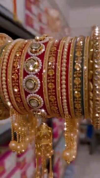 Simple Bridal Chura Collection MO-9825745543 #bridalchura #chura #weddingbangles #churaset