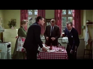 Gideon's Day (1958) - Crime Thriller with a Touch of Humor 🚓