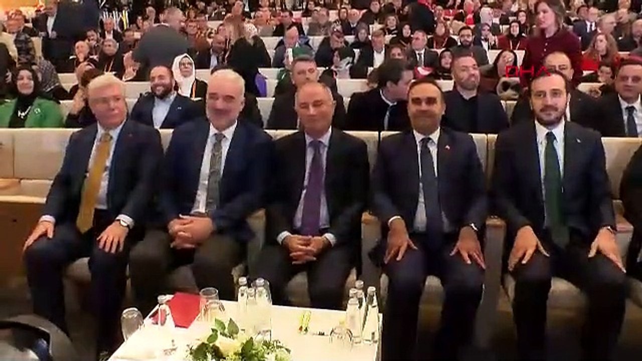 İstanbul-Bakan Bayraktar: Türkiye enerjide bağımsız olursa ekonomisi daha güçlü olacak