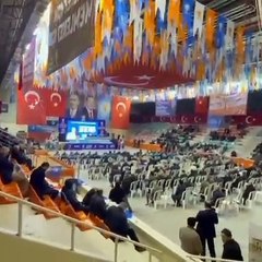 AKP, Çorum’da boş salonda kongre yaptı; delegeler kongreye katılmadı