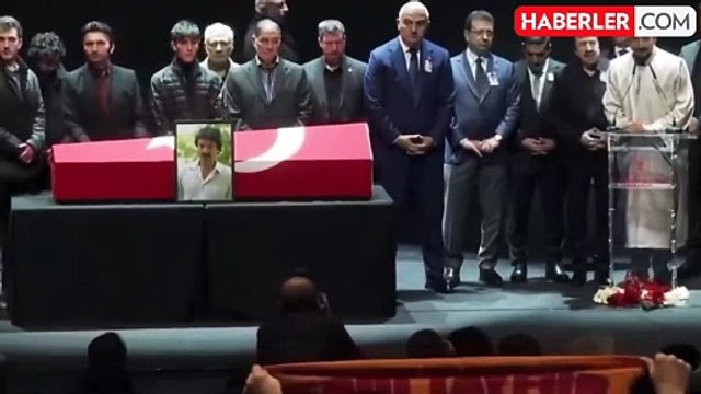AKM'de Ferdi Tayfur için düzenlenen törende konuşan imam herkesi ağlattı