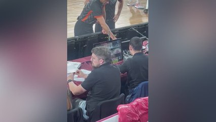La pillada a un operador de mesa de la Liga Endesa viendo el Barbastro-Barça