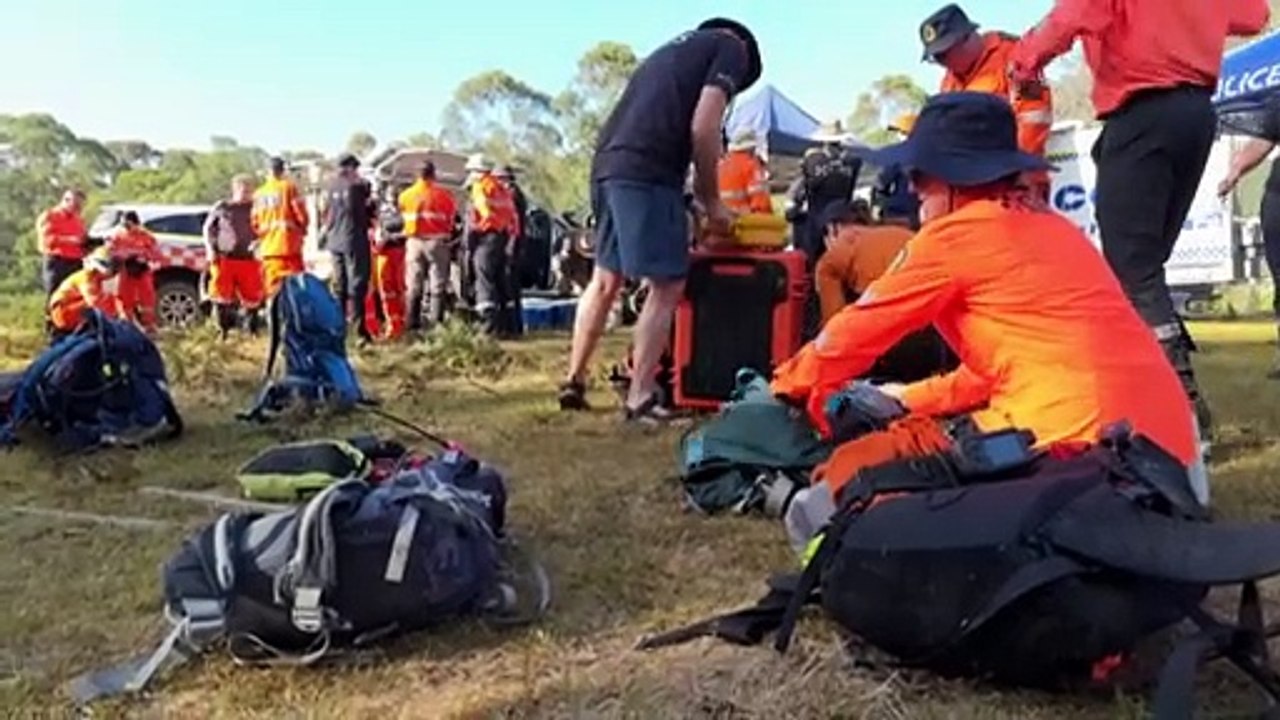 Friends and strangers rally to find hiker Hadi Nazari missing in Kosciuszko National Park