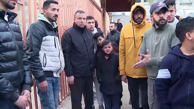 في يوم وداع مؤلم.. غزة تودع عشرة قتلى جراء غارات إسرائيلية على خان يونس