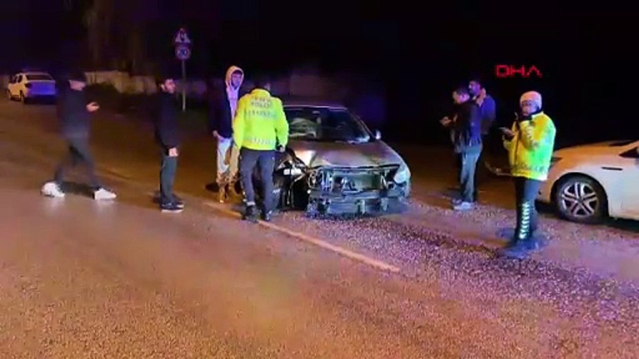 Bursa'da, refüje çarpan otomobil karşı şeride geçti: 2 yaralı