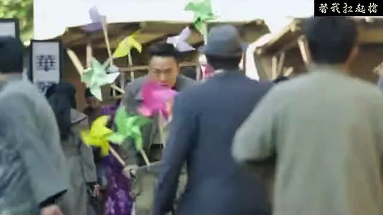 この老婦人は実は最強の武道の達人、誰も彼女に勝てない！- The Old Woman Is Actually the Strongest Kung Fu Master, No One Can Defeat Her!