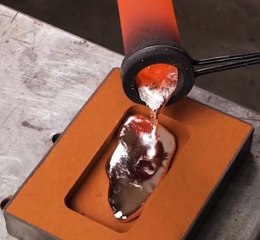 Eco-chic tech! Repurposing laptop into solid phone case!