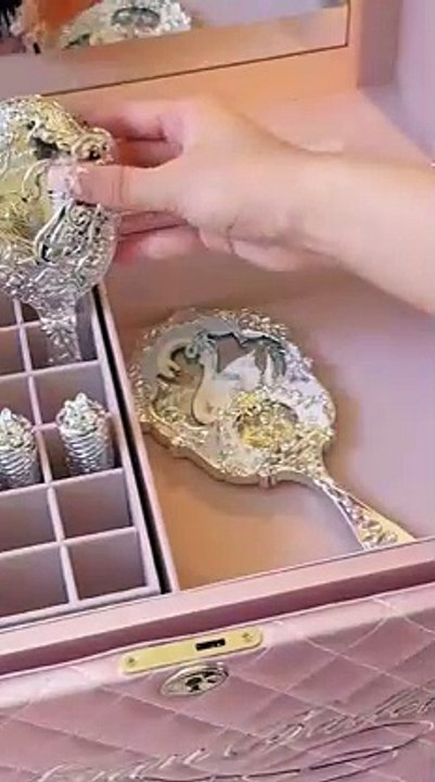 Makeup box