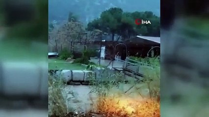 Marmaris'te toprak kayması: Araçlar içindeki çok sayıda vatandaş mahsur kaldı