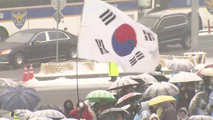 보수단체 탄핵반대 집회..."윤, 거룩한 사고 친 것" / YTN