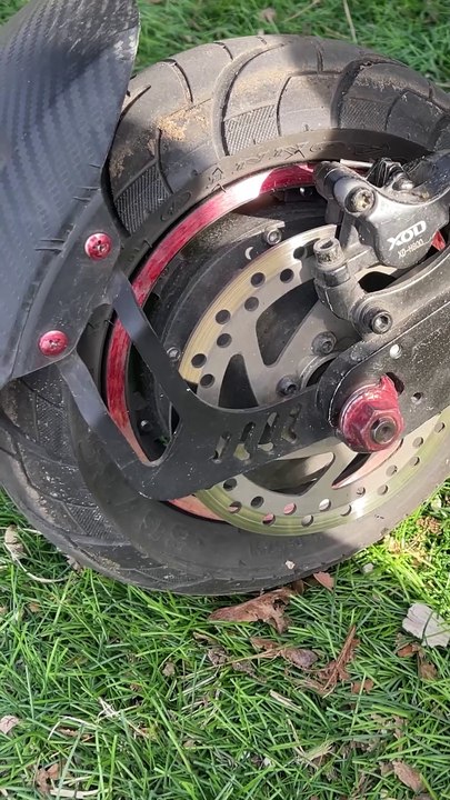 Top 3 des trottinettes électriques les moins chères qui dépassent les 70 km:h !