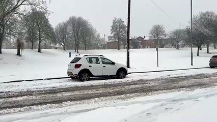 Cars abandoned as snow covers Yorkshire