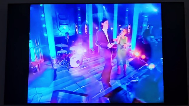 NICK CAVE & KYLIE MINOGUE - Where The Wild Roses Grow (Top Of The Pops 1995)