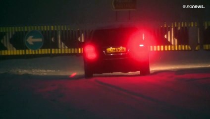 شاهد: الثلوج تشل حركة الطيران والتنقل في إنجلترا وألمانيا