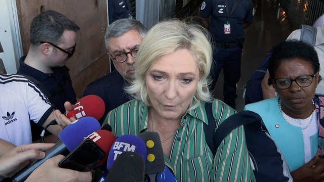 Marine Le Pen à Mayotte: le plan de reconstruction « ne va pas assez loin »