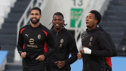 Milan, ultimo allenamento durante la preghiera islamica: Leao sprinta, Ibra guarda