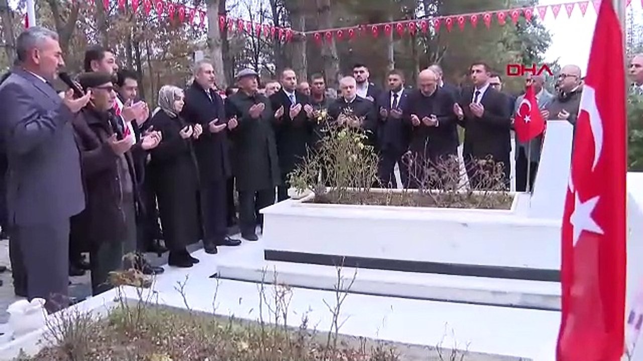 Bakan Fidan Şehit Ömer Halisdemir'in kabrini ziyaret etti