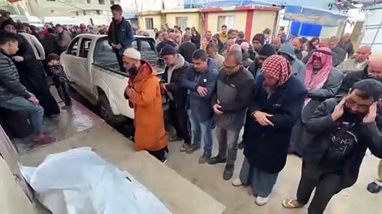 غارات إسرائيلية دموية في غزة والجيش يقتل عسكريا...
