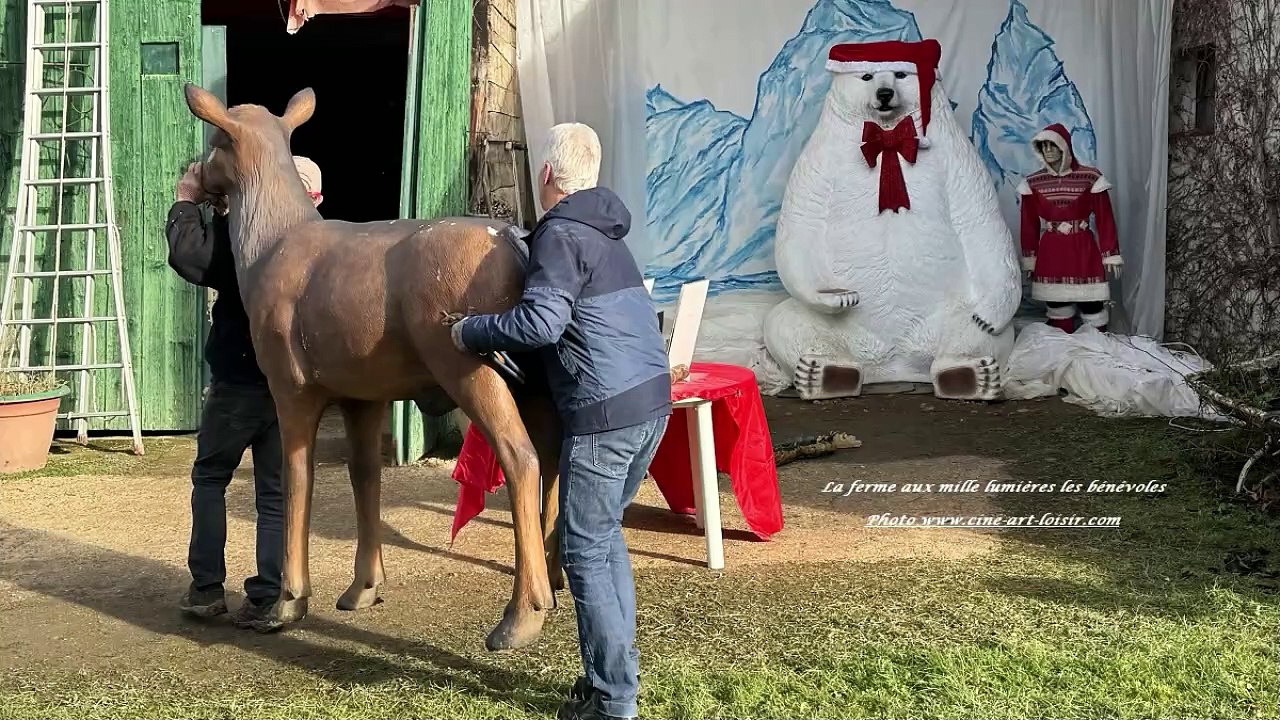 La ferme aux mille lumières on range tout avec les bénévoles 2024 film by JC Guerguy Ciné Art Loisir