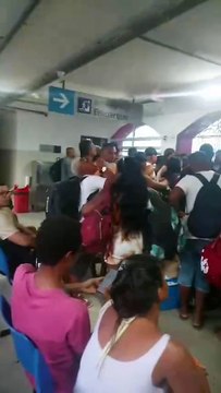 VÍDEO: Passageiros enfrentam caos na Travessia Mar Grande-Salvador no Terminal de Vera Cruz após aumento de fluxo