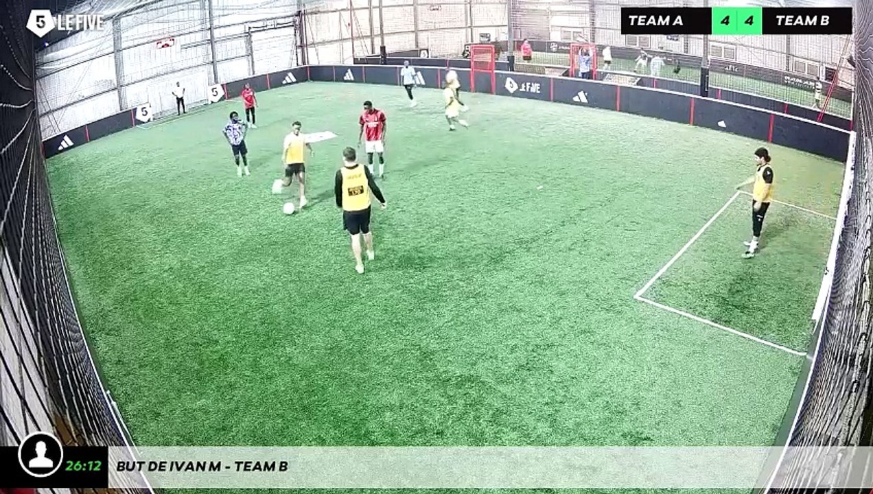 But de Ivan M - Team B