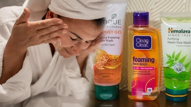 सर्दियों में ड्राई स्किन पर कौन सा फेस वॉश लगाना चाहिए | Face Wash For Dry Skin In Winter Season