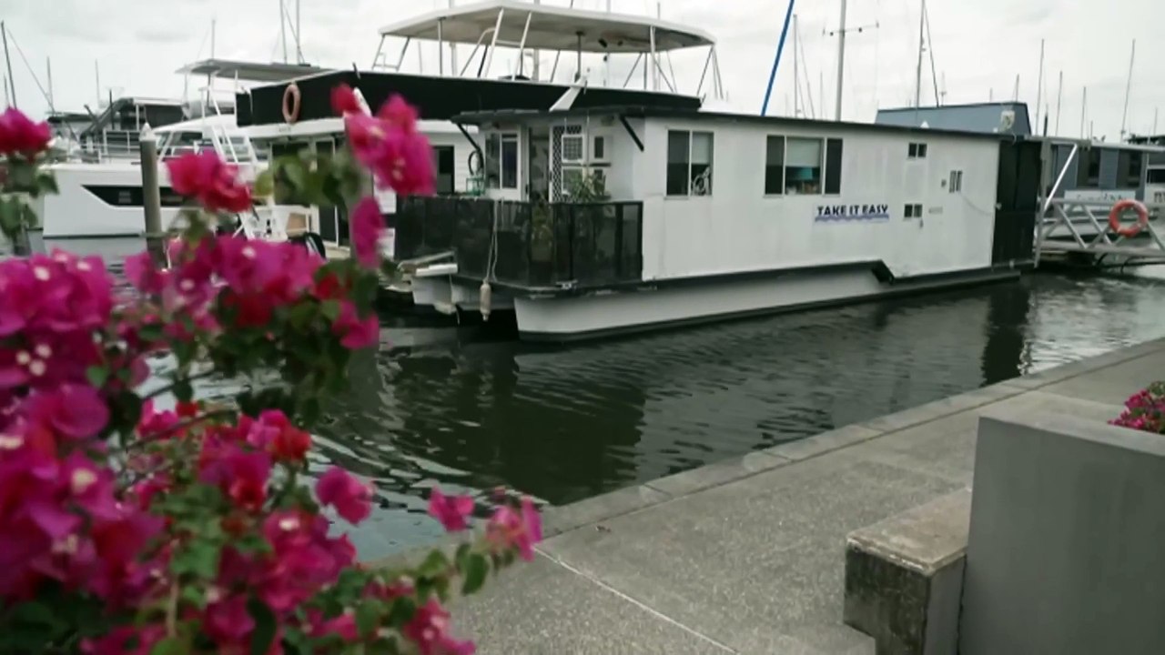Single, older women are selling their homes to live on boats in marinas