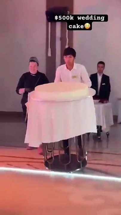 😍Oh amy God😰Wait for end😳Poor lil Boy must be so frightened😳 _wedding _cake _couple _viralcontent(360P)