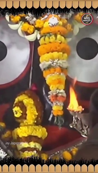 श्री कृष्ण कहते है कि मनुष्य को अपने मन को बार बार समझाना चाहिए कि ईश्वर के सिवा उसका कोई नहीं है।   परिवर्तन इस संसार का नियम है, कल जो किसी और का था,