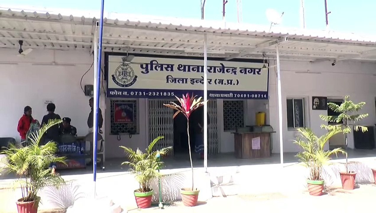 एक्स्ट्रा मैरिटल अफेयर के चलते हत्याकांड की घटना को अंजाम देने वाले वकील ने कोर्ट के समक्ष किया सरेंडर तो पुलिस ने शूटरों को किया अलीगढ़ से गिरफ्तार।