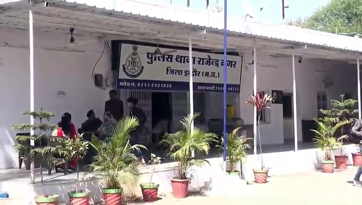 एक्स्ट्रा मैरिटल अफेयर के चलते हत्याकांड की घटना को अंजाम देने वाले वकील ने कोर्ट के समक्ष किया सरेंडर तो पुलिस ने शूटरों को किया अलीगढ़ से गिरफ्तार।