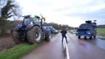 Des tracteurs de la Coordination rurale bloqués près de Paris et Lyon