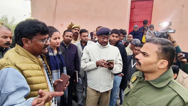 ASI संरक्षित चंद्रेश्वर महादेव मंदिर का होगा सौंदर्यकरण, DM और SP ने किया दौरा, मुस्लिम बाहुल्य गांव में सतयुग काल से बना हुआ है मंदिर, 84 बीघा में से सिर्फ 19 बीघा भूमि ही मंदिर की बची है