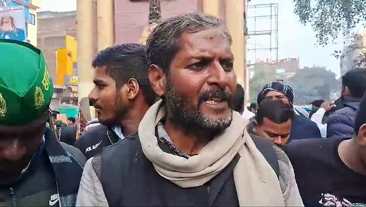 बीपीएससी परीक्षा रद्द कराने की मांग को लेकर युव...