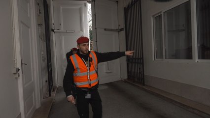 Un homme armé d'un couteau maitrisé par la police militaire devant le 16 rue de la Loi (2)