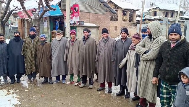 اونتی پورہ۔۔ ریشی پورہ کی آبادی جل شکھتی کے خلاف سراپا احتجاج