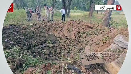 نکسلیوں نے فوجیوں سے بھری گاڑی کو دھماکے سے اڑا دیا، آٹھ فوجی جاں بحق