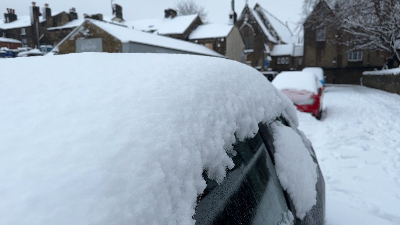 Leeds snow fun and disruption